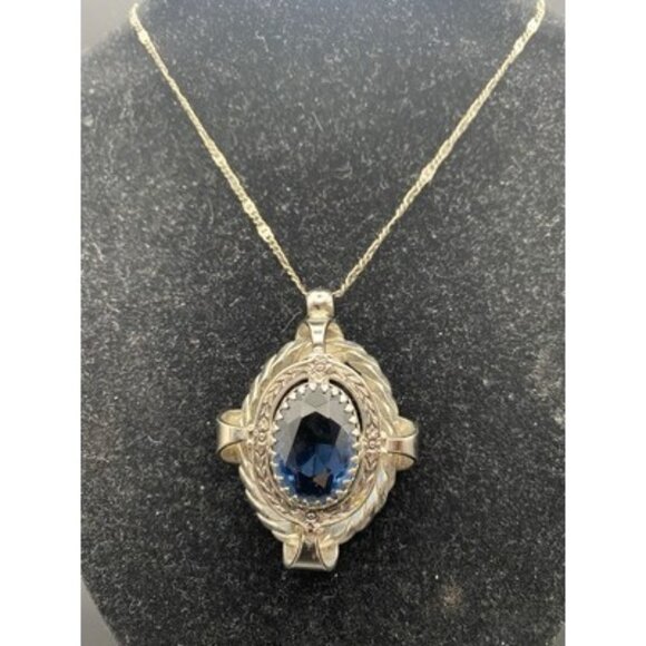 Unbranded Jewelry - Vintage Blue Glass Pendant Necklace Faceted Silver Tone Dog Tooth Ornate Setting